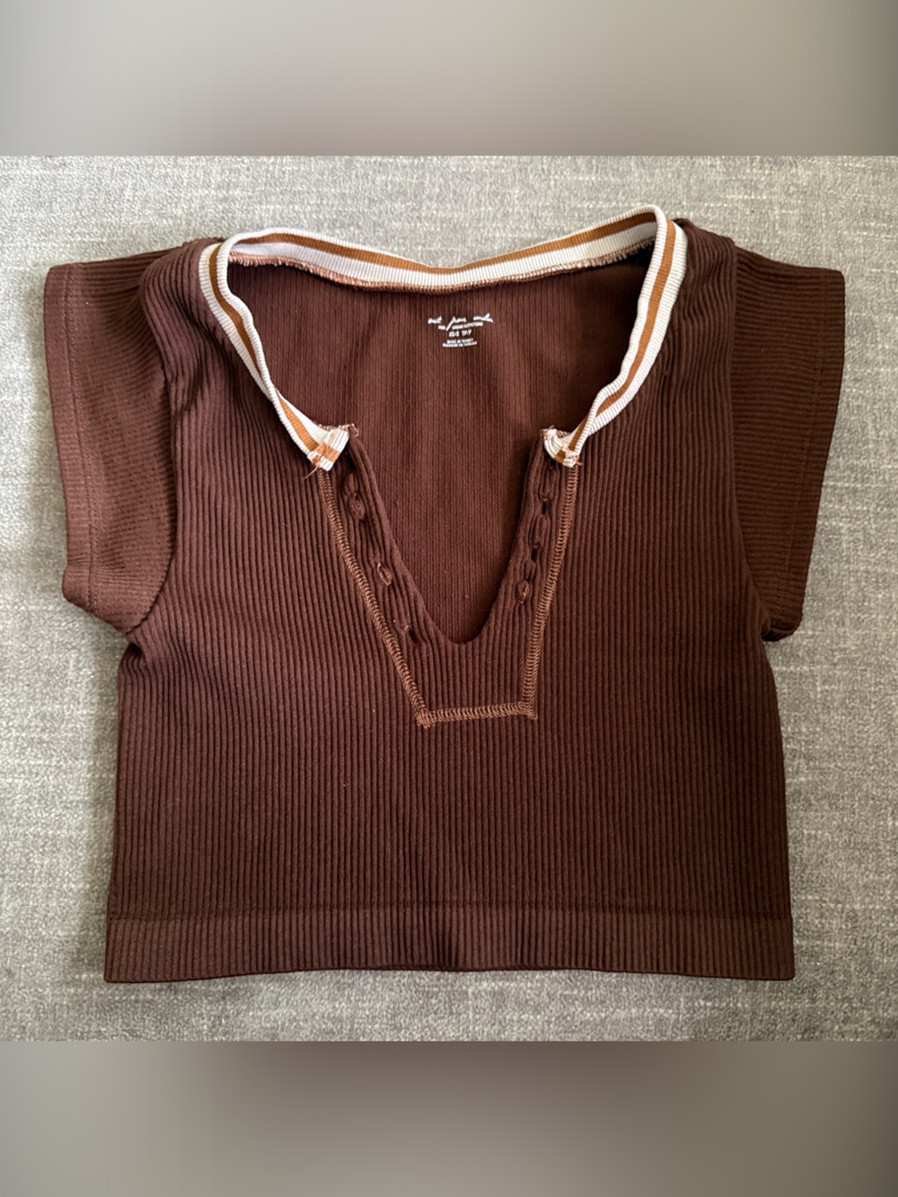 Urban Outfitters Brown Ribbed Scoop-Neck Crop Top - Picture 2 of 4